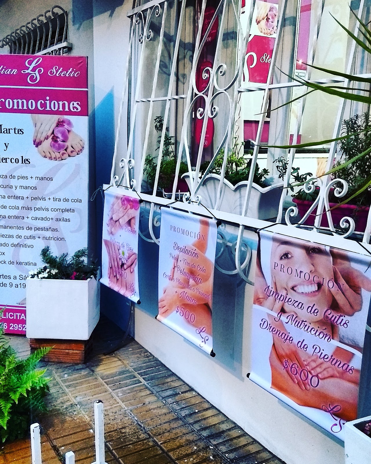 Promociones de depilación y manicuría en el local